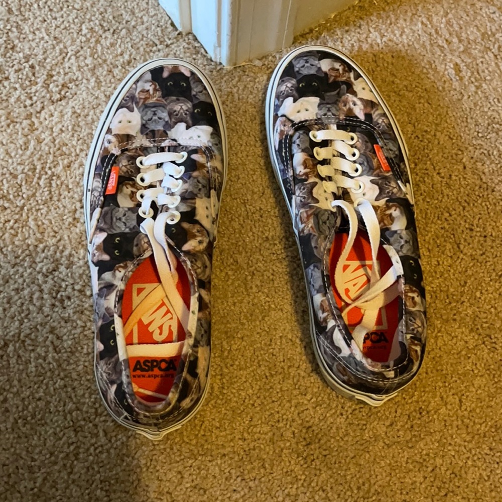 VANS ASPCA cat lovers - barely worn condition!